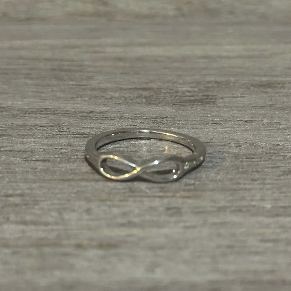 Assorted Silver Rings (Assorted Sizes) - Picture 5 of 6